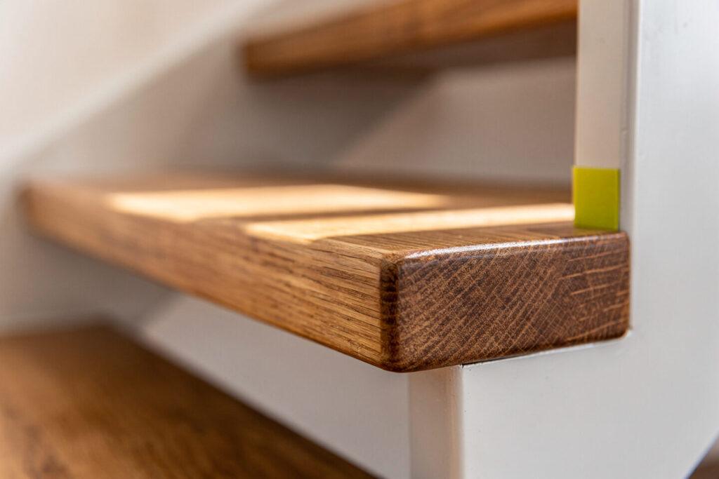 Qualität und Pflege der Massivholzoberfläche – Artis Treppen